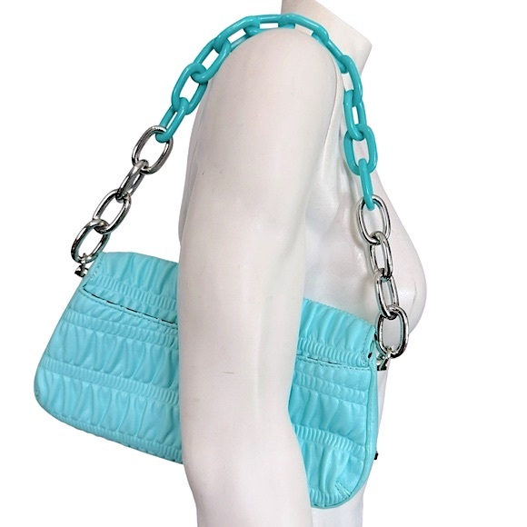 NWOT HOW WE FASHION 2.0 House of Want Baby Blue Shirring Chain Shoulder Baguette - Picture 4 of 13